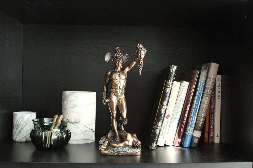 Perseus mit Medusakopf (Bronzierte Skulptur aus Kunstharz)