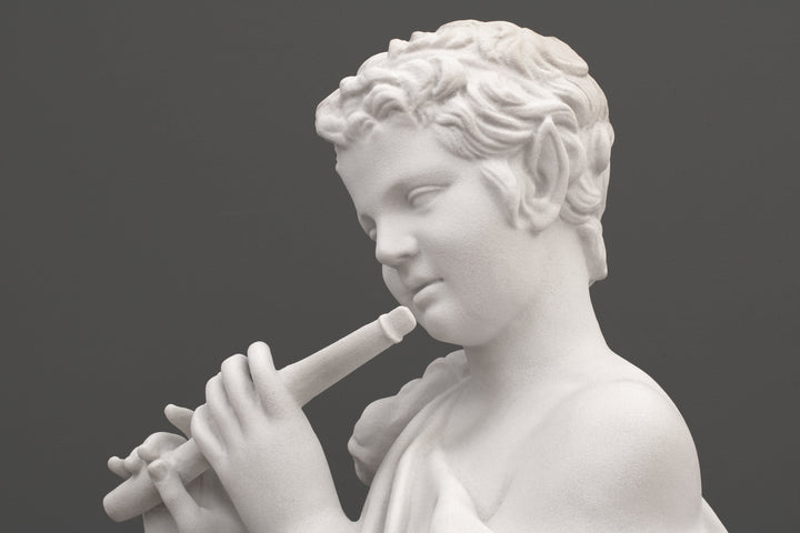 Satyr mit Floete Statue