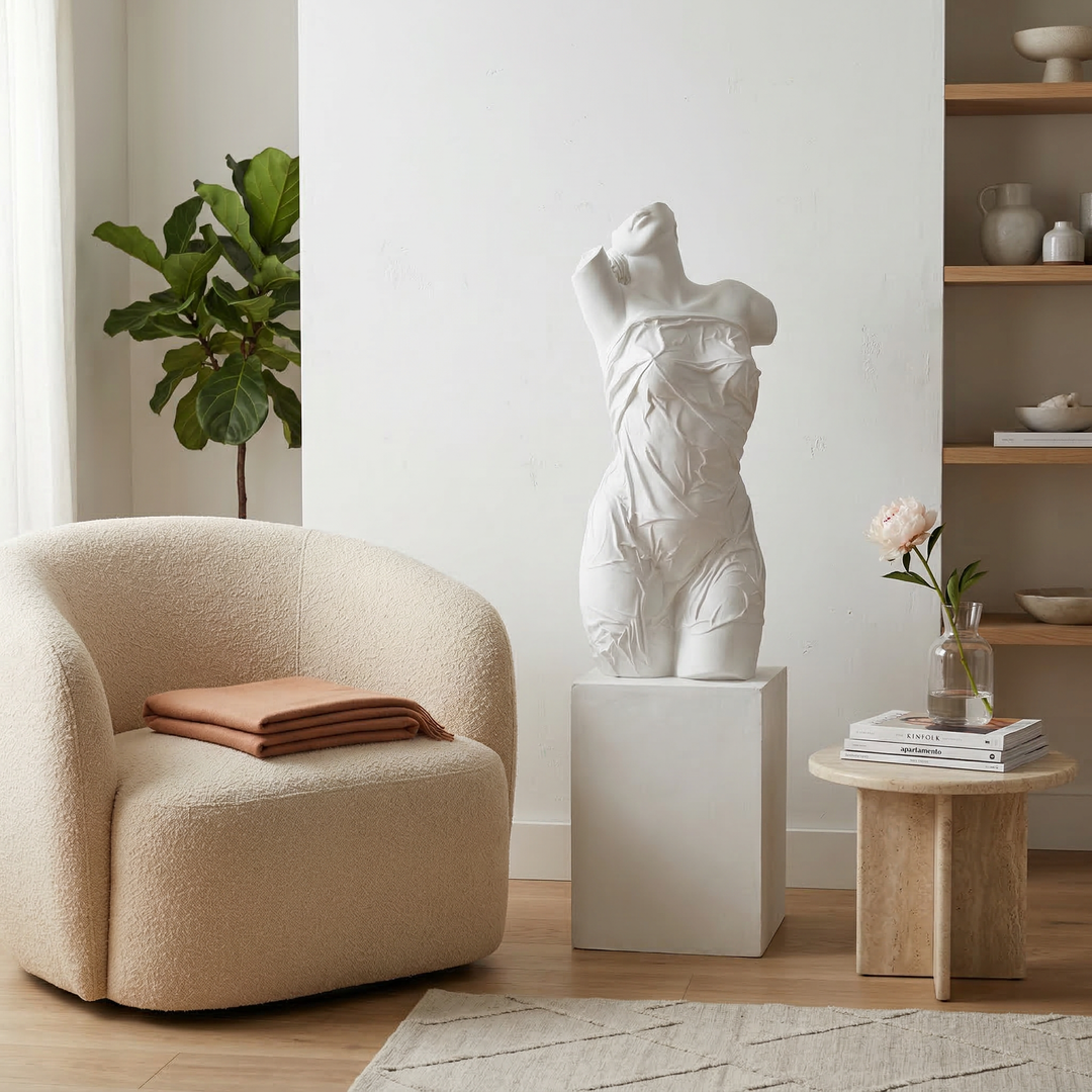 Weiblicher Torso mit Draperie (Moderne klassische Form)