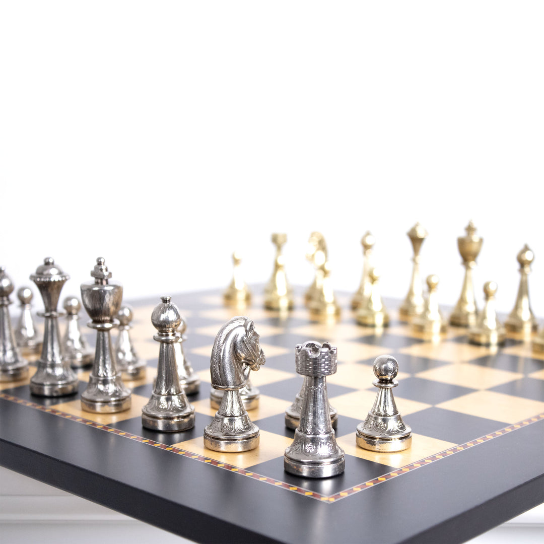 Italfama Staunton Schachset aus Metall mit Premium Queen’s Gambit Holzbrett