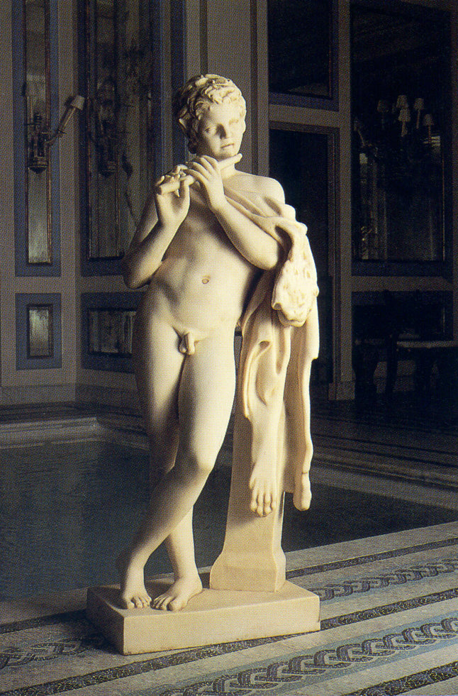 Satyr mit Floete Statue