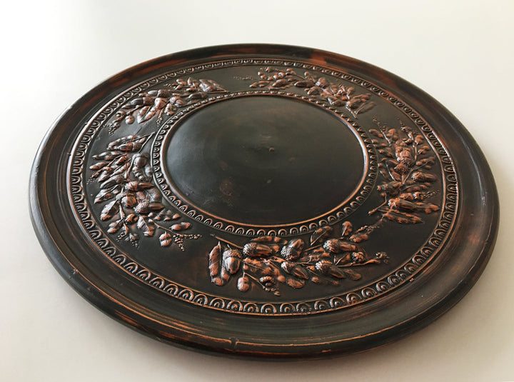 Castor-Ware-Teller mit Eichelmotiv