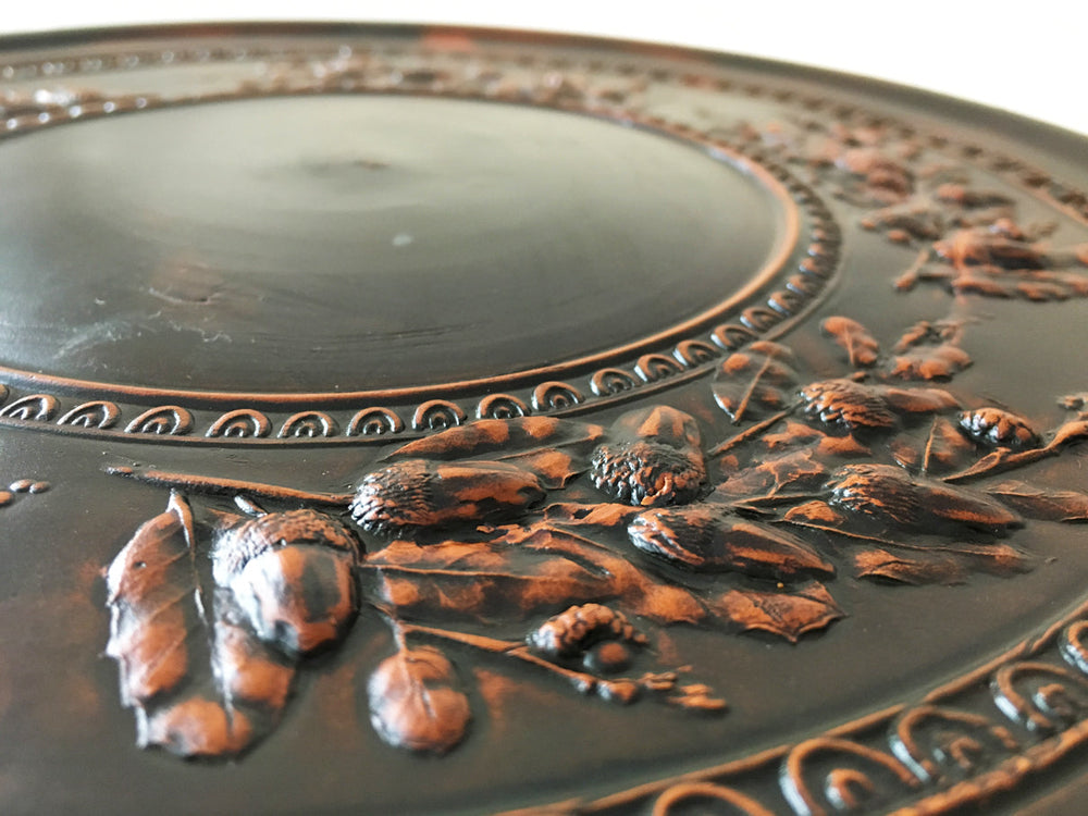 Castor-Ware-Teller mit Eichelmotiv