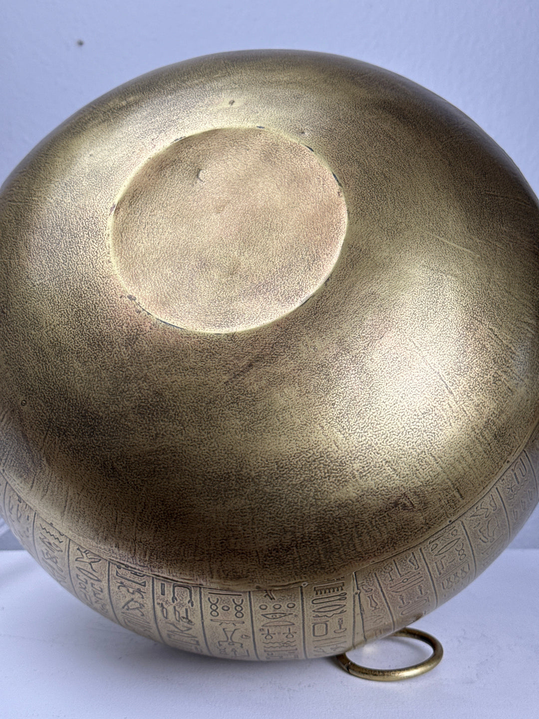 Aegyptische Vase mit Hieroglyphen (Metall)