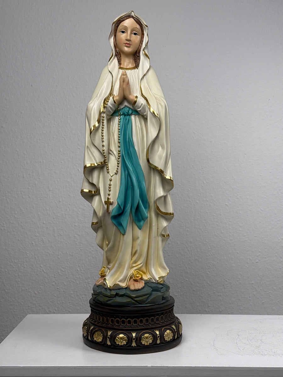Unsere Liebe Frau von Lourdes Statue