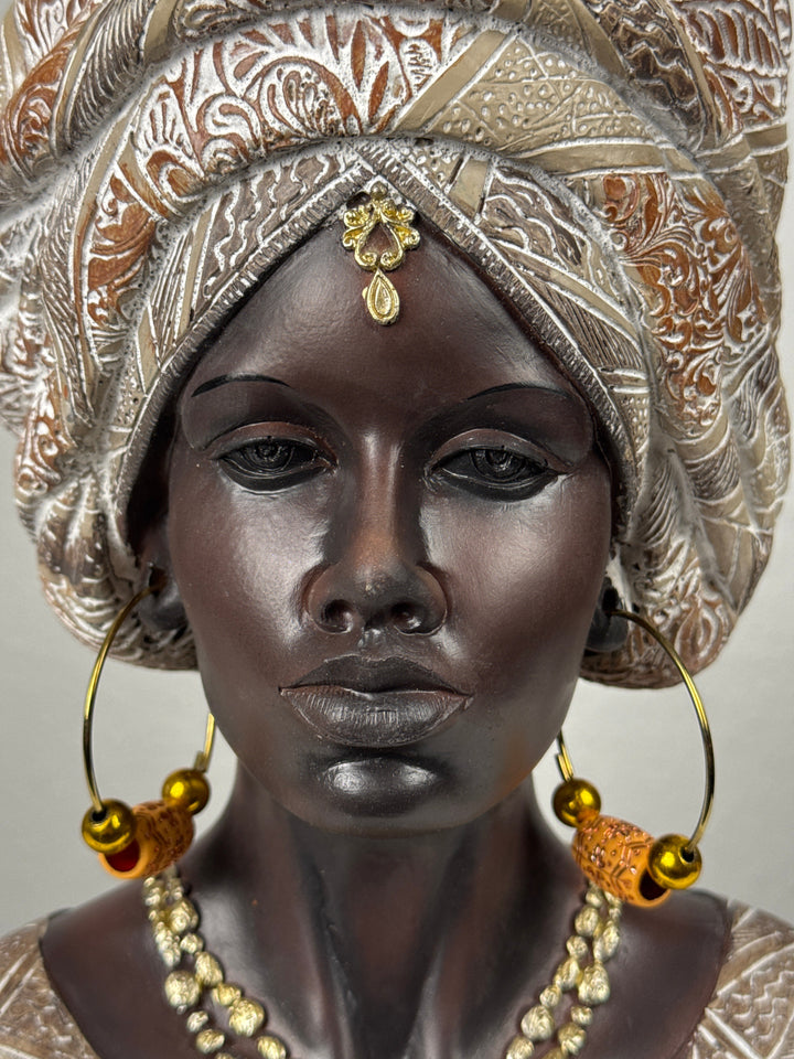 Afrikanische Dame Büste in Weiss und Gold