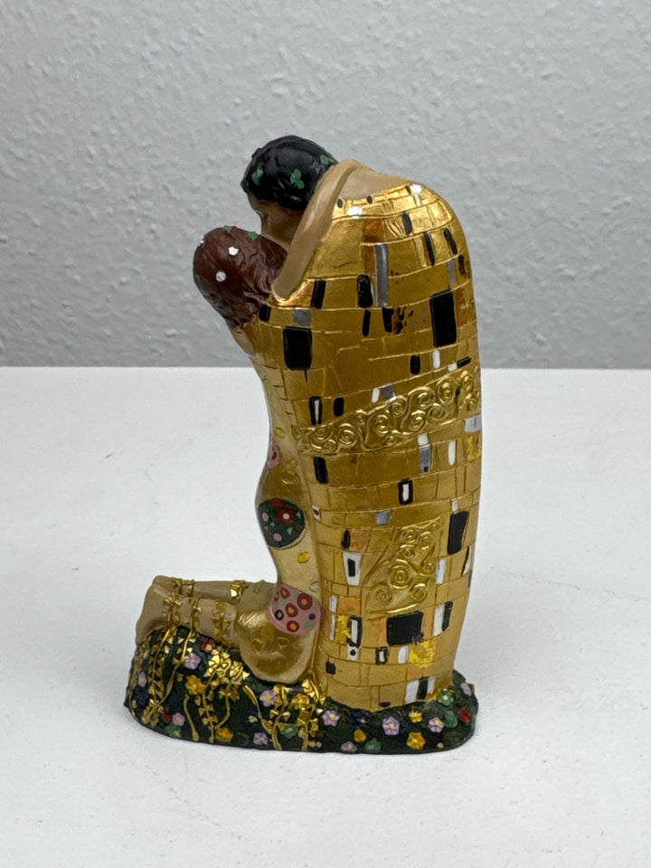 Liebes Skulptur – Der Kuss von Klimt (Klein, Liebespaar Statue)