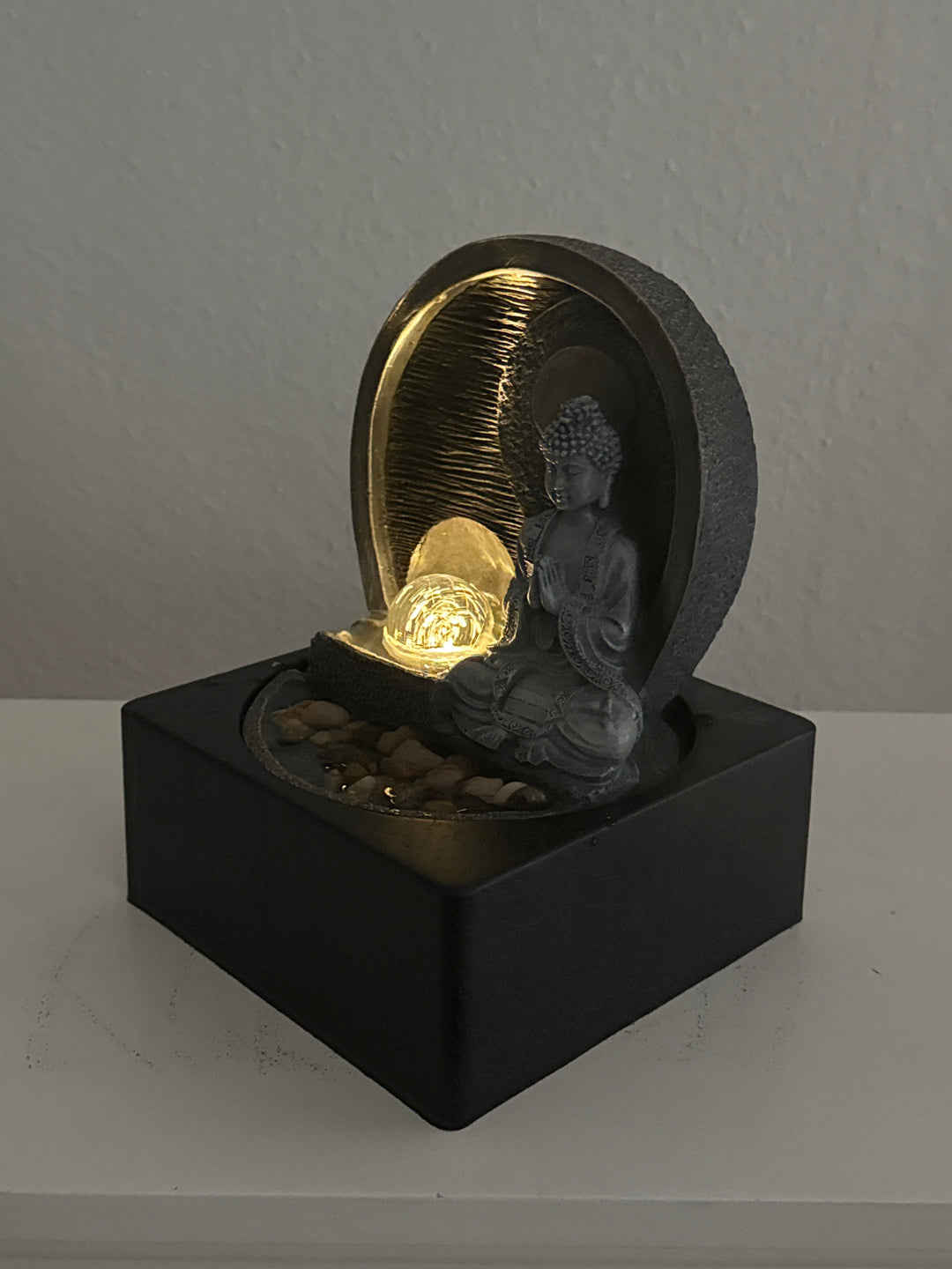Buddha Brunnen für Innen – Zen Ruhe mit Licht und Wasserfluss