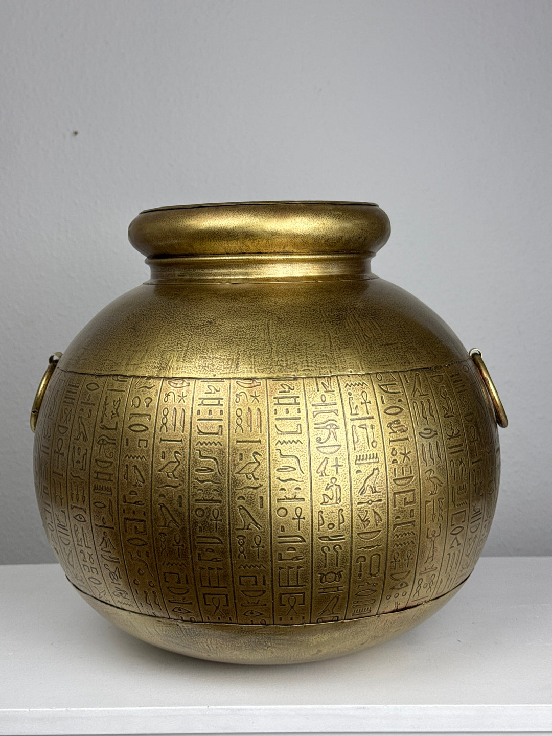 Aegyptische Vase mit Hieroglyphen (Metall)