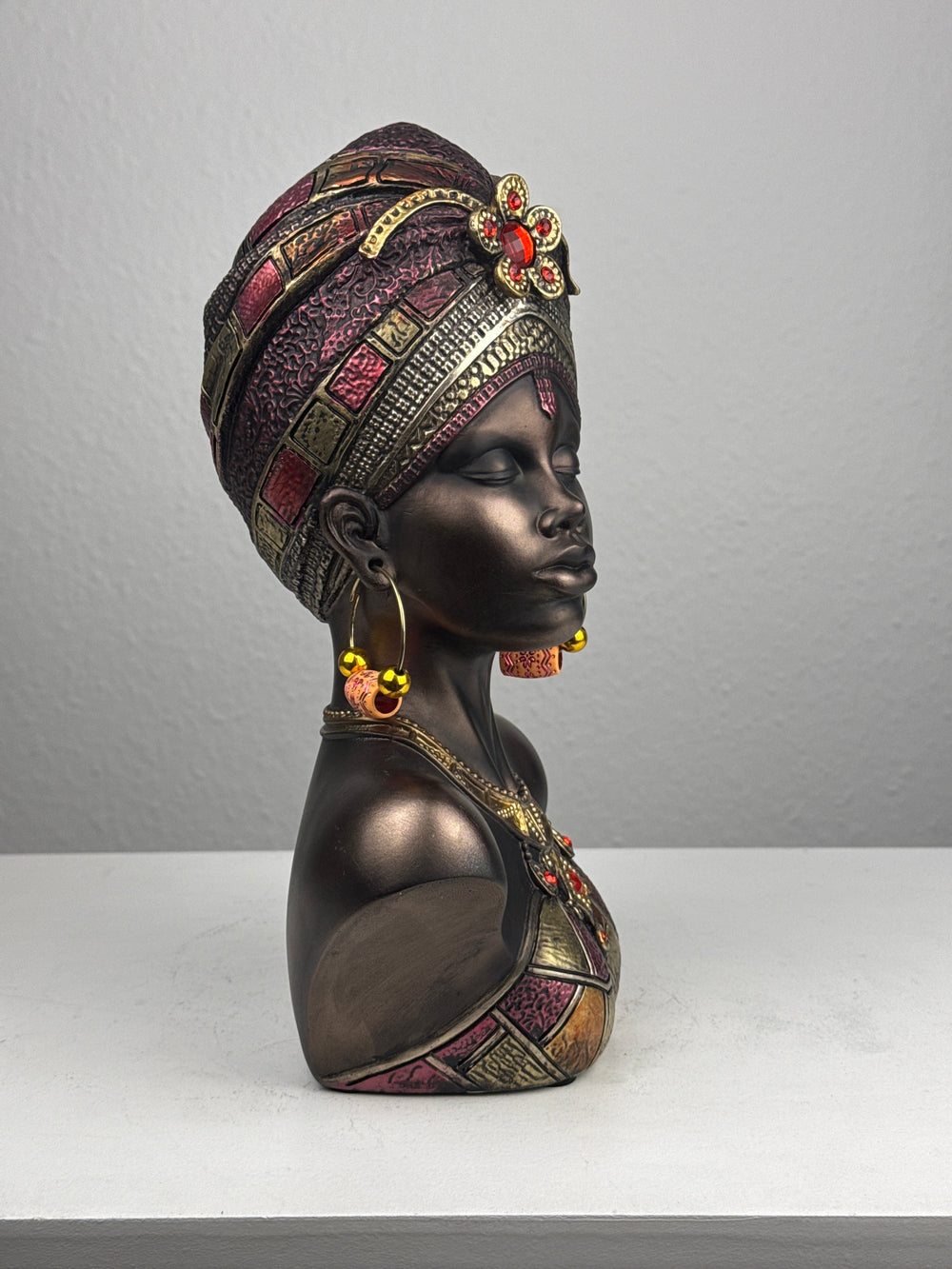 Afrikanische Königin Büste mit Kopfschmuck (Bronzefinish Skulptur)