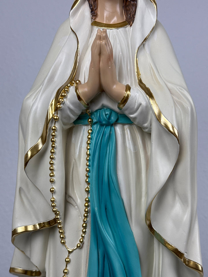 Unsere Liebe Frau von Lourdes Statue