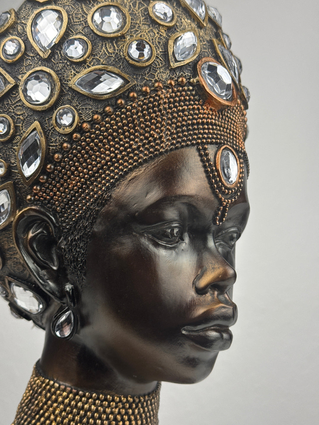Majestätische Afrikanische Königin Büste (Bronzefinish)