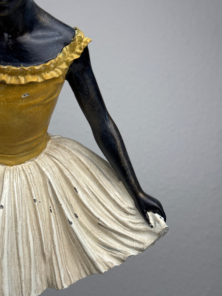 Graziöse Ballerina Skulptur (Degas Tänzerin Statue)