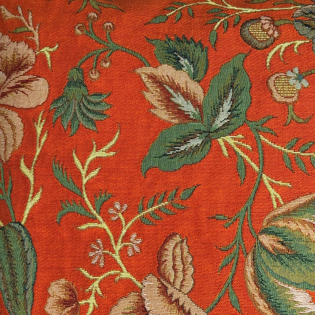 Oranger Kissenbezug mit Pfingstrosenmotiv – Botanisches Design aus dem Toile-de-Jouy-Museum (Jacquard gewebt)