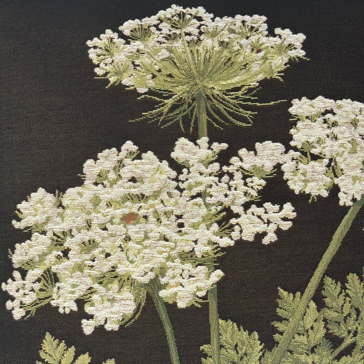 Schwarzer Kissenbezug – Dekorative Doldenblume (Jacquard gewebt)