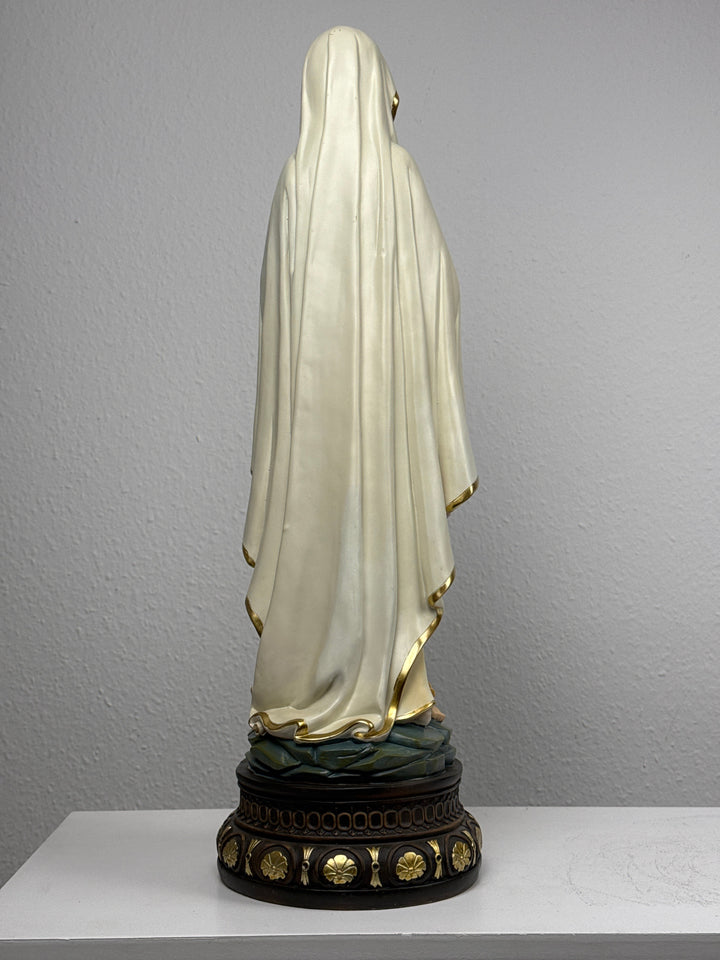Unsere Liebe Frau von Lourdes Statue