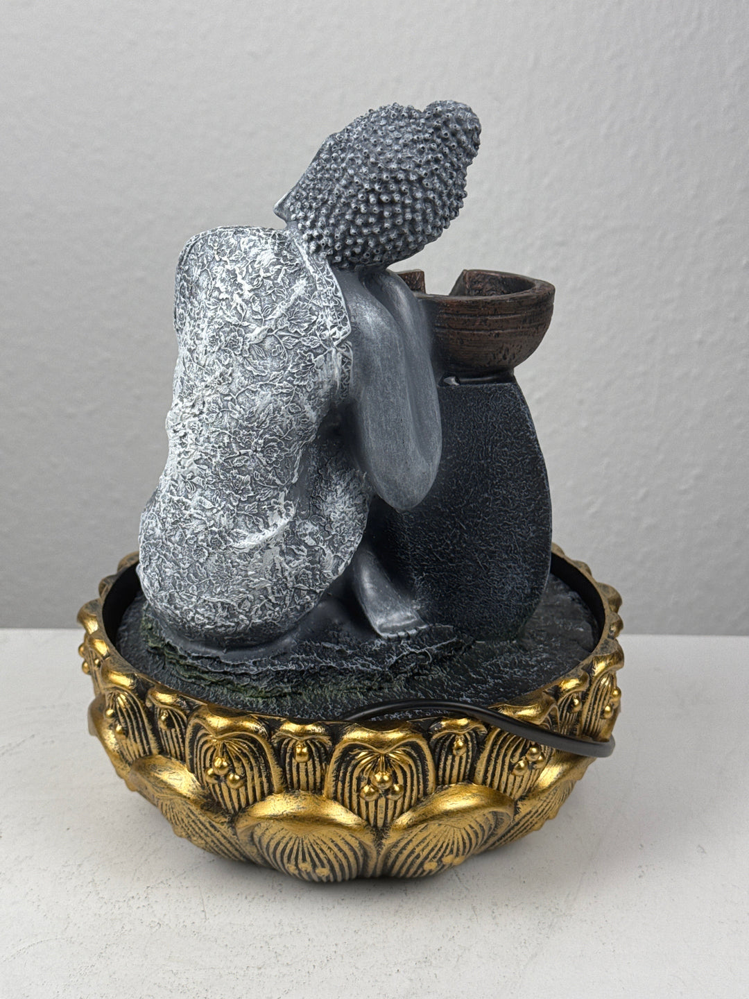Buddha Innenbrunnen – Zen Ruhe mit Licht und Wasserfluss