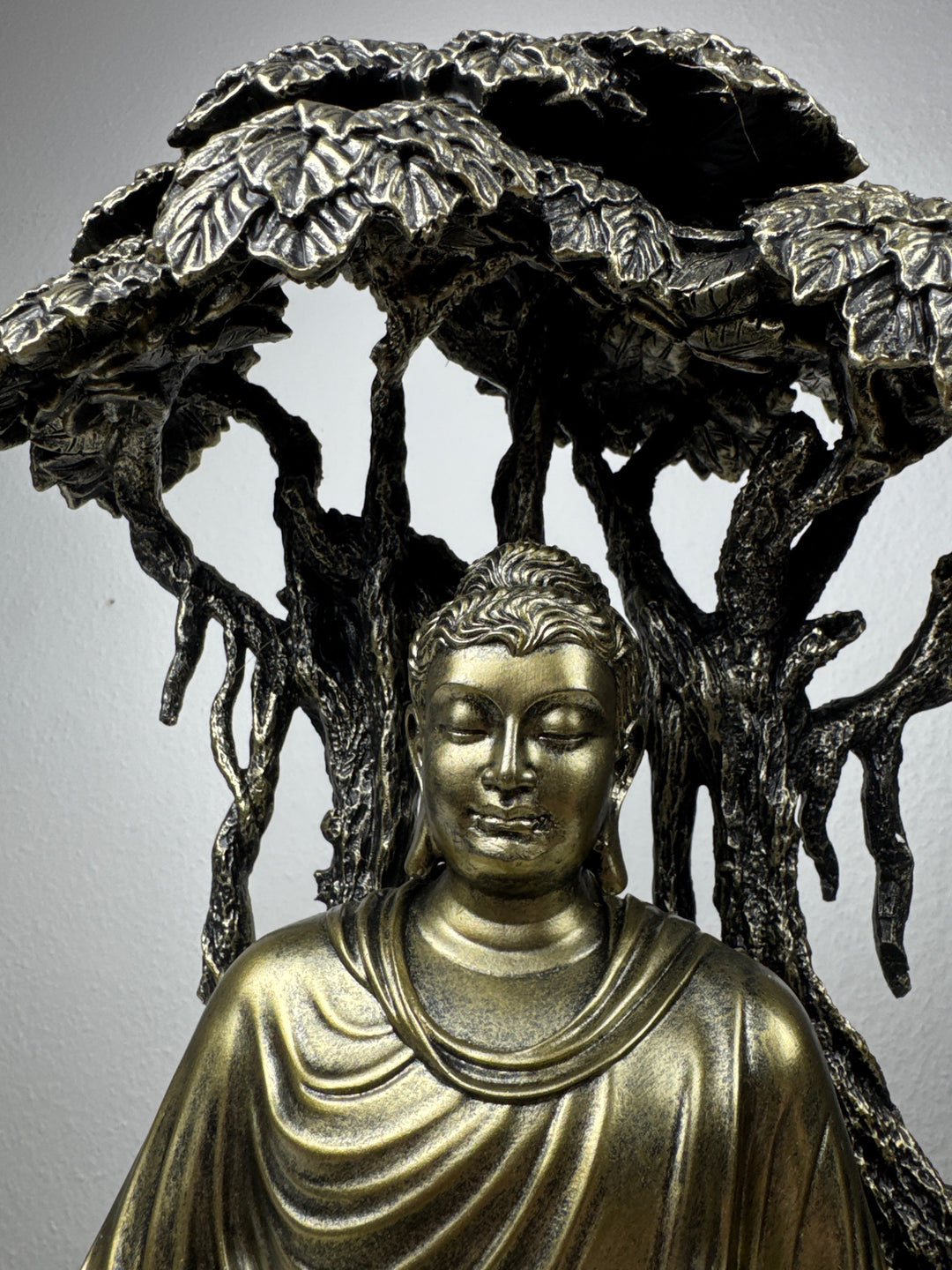 Buddha unter Bodhibaum Statue (Bronzefinish Skulptur)