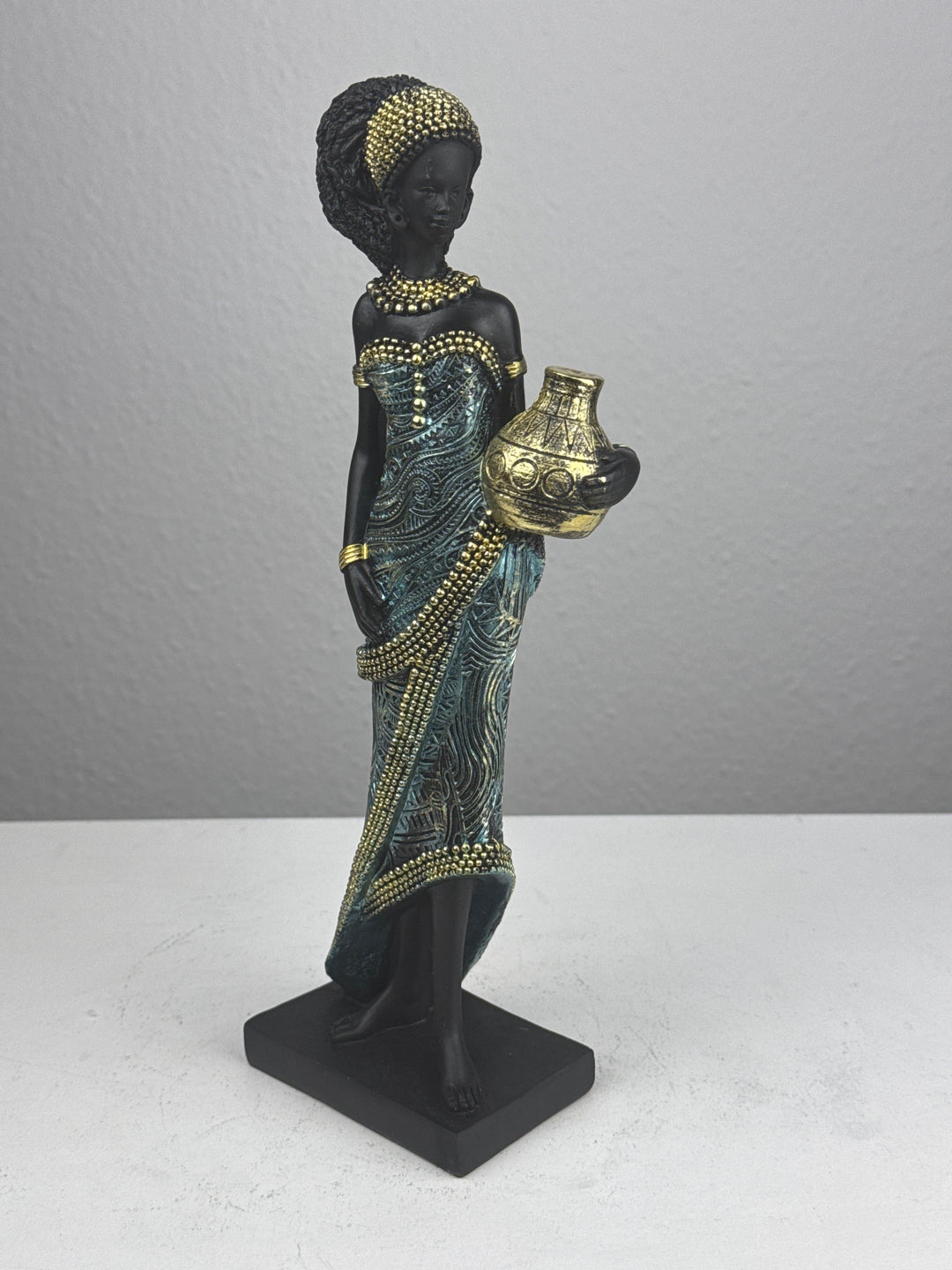 Afrikanische Frau Statue – Wasserträgerin Skulptur