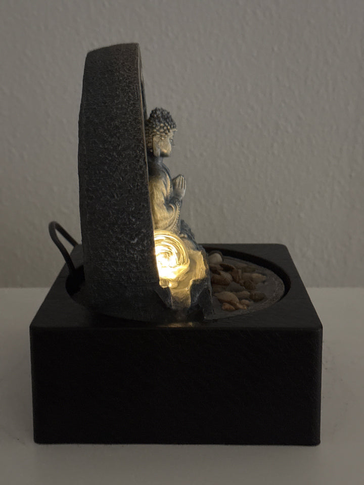 Buddha Brunnen für Innen – Zen Ruhe mit Licht und Wasserfluss