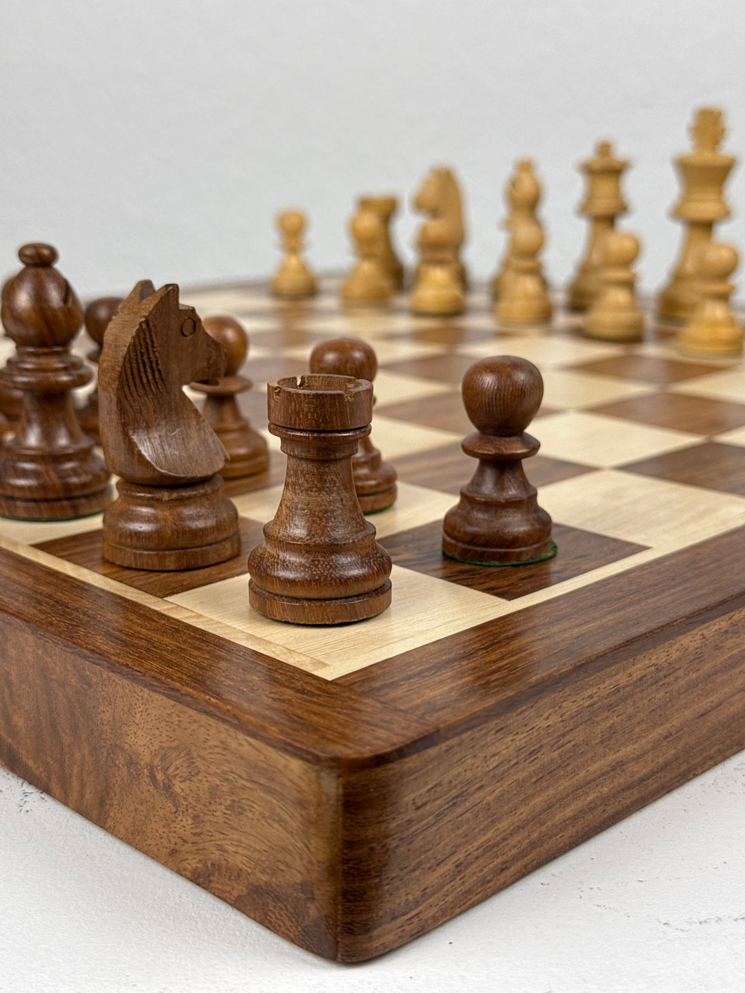 Schachset aus Holz mit Brett (Mittel)