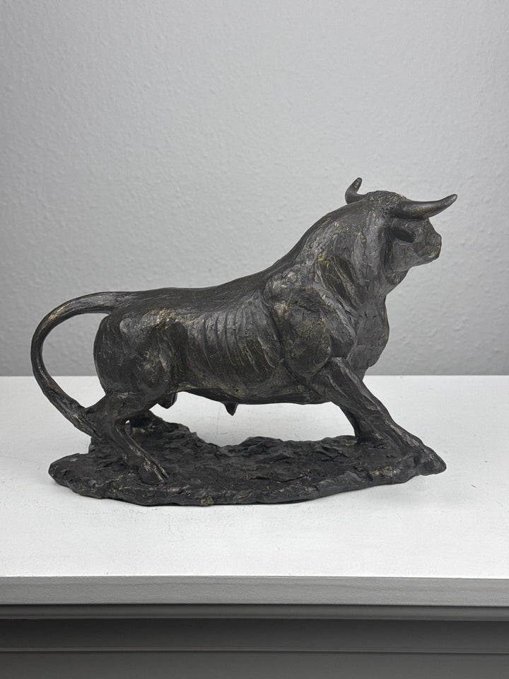 Stier Statue – Symbol für Stärke (Messing Schwarzfinish)