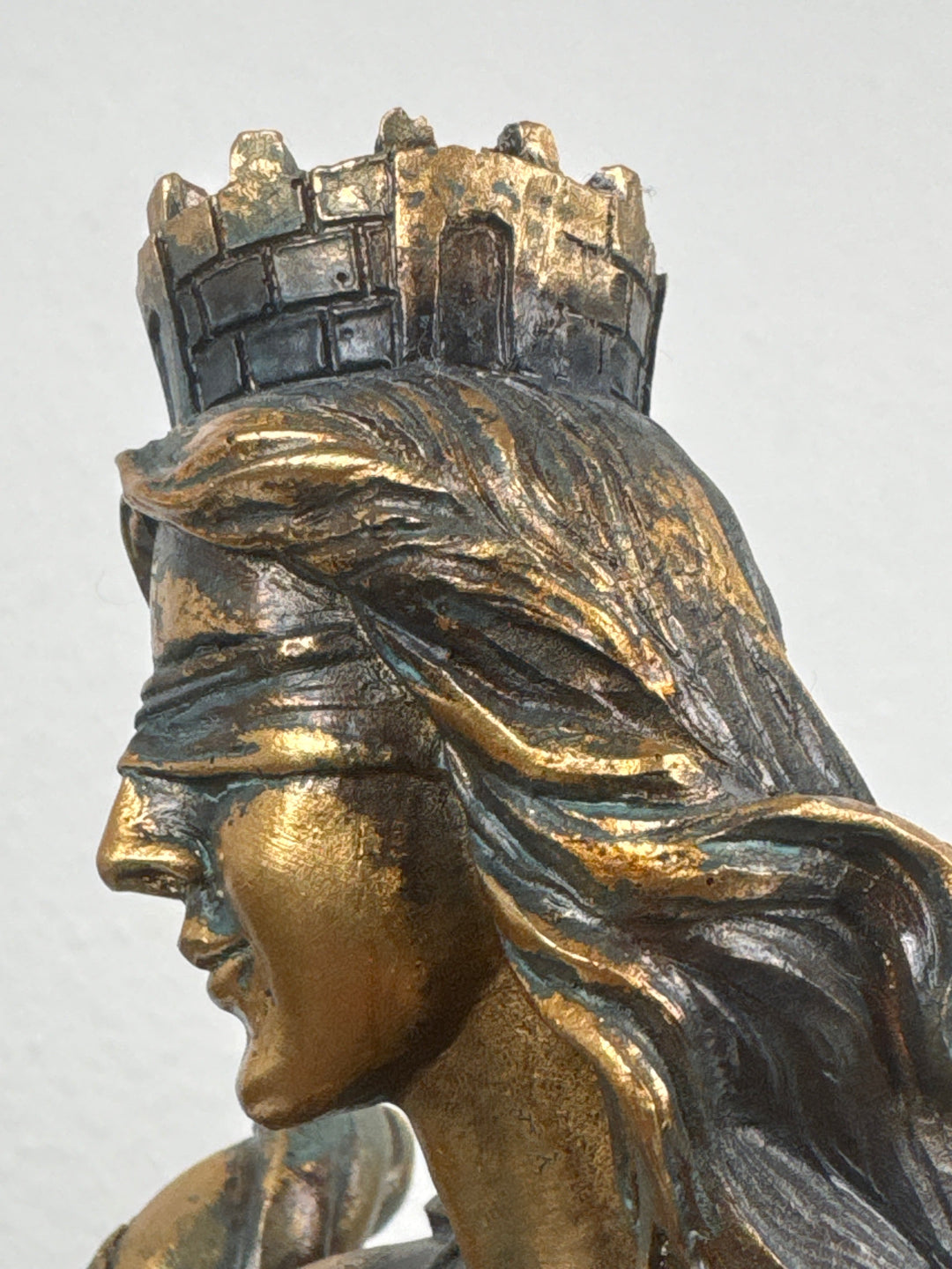 Lady Fortuna Statue – Griechische Göttin des Glücks (Patinierte Bronzefigur)
