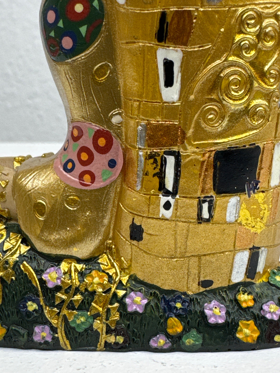 Liebes Skulptur – Der Kuss von Klimt (Klein, Liebespaar Statue)
