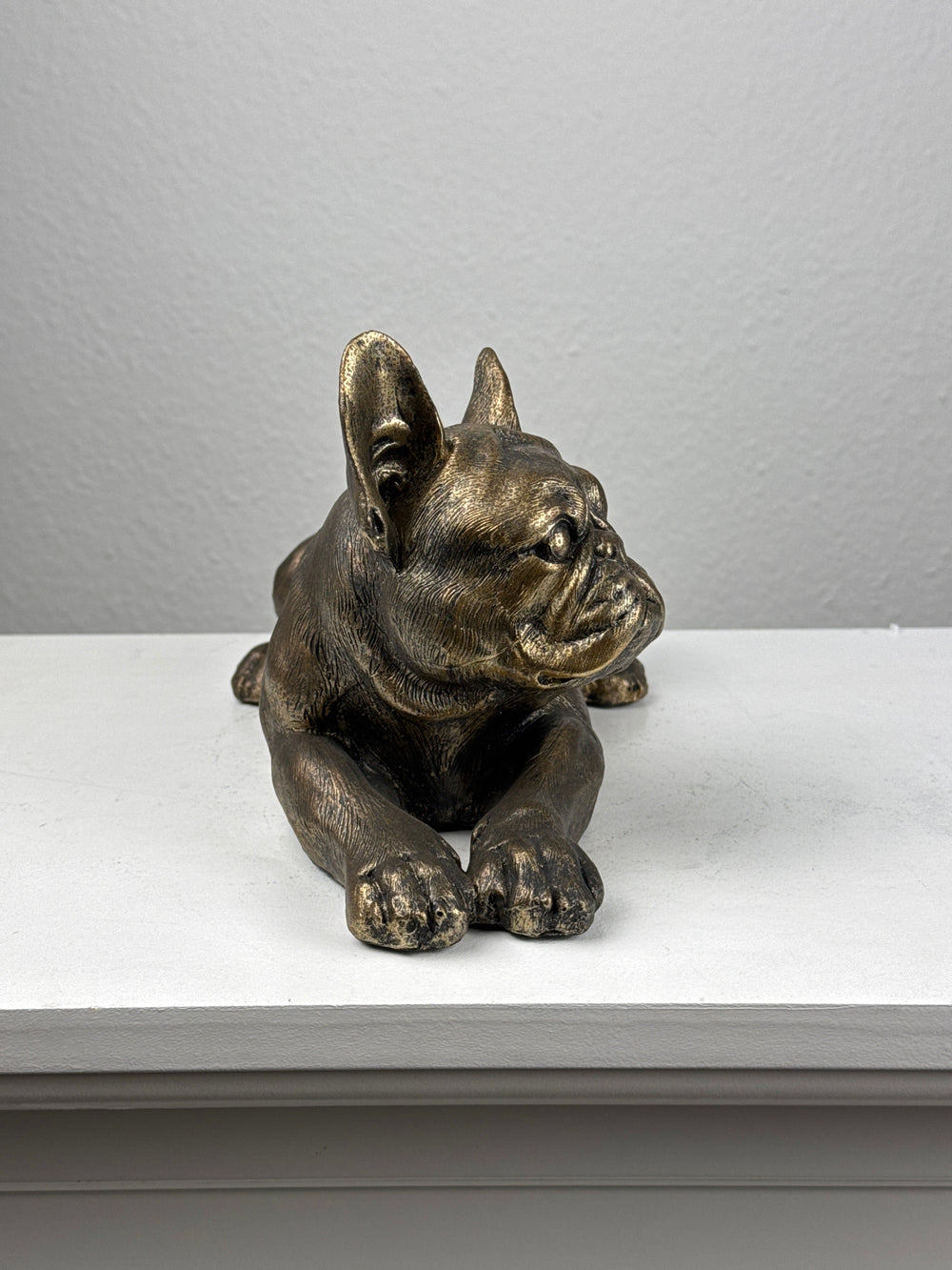 Liegende Bulldogge Statue (Bronzefinish Skulptur)
