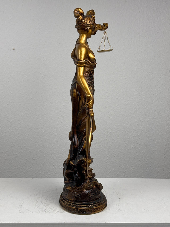 Justitia Skulptur – Symbol für Recht und Gerechtigkeit (Groß, Patinierte Bronzefigur)