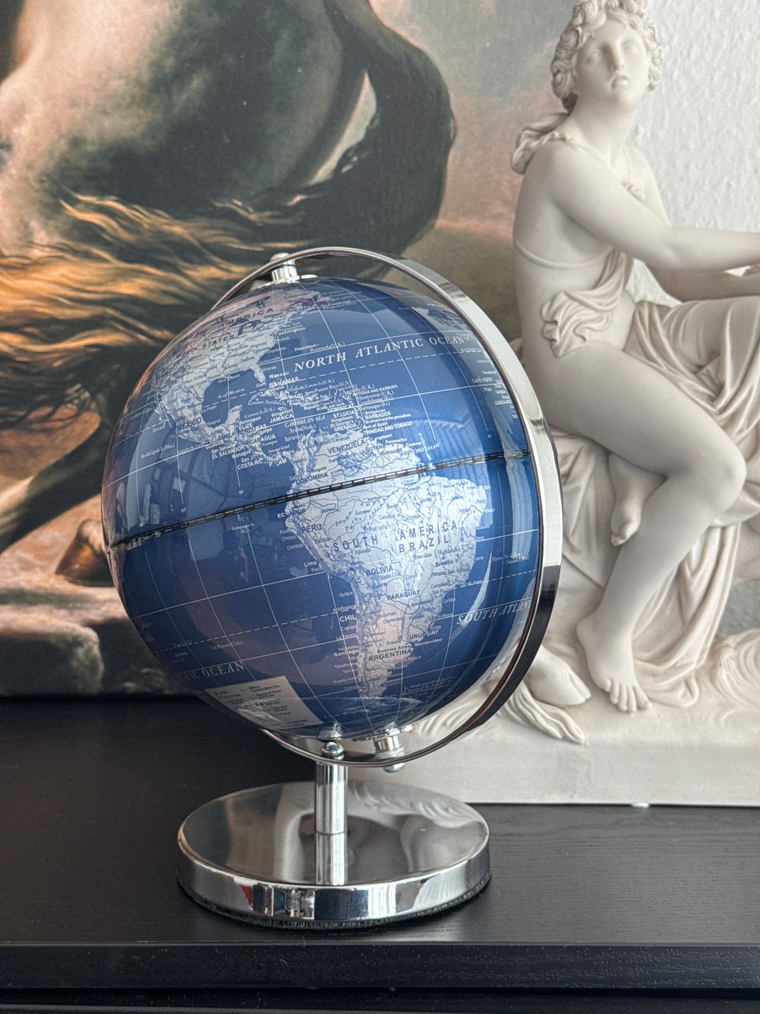 Weltglobus Silber und Blau