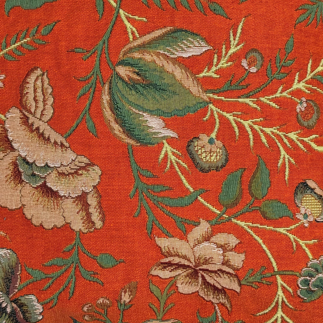 Oranger Kissenbezug mit Pfingstrosenmotiv – Botanisches Design aus dem Toile-de-Jouy-Museum (Jacquard gewebt)