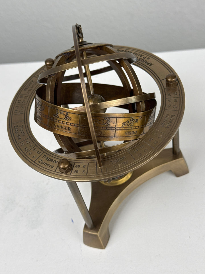 Armillarsphäre mit Kompass (Messing)