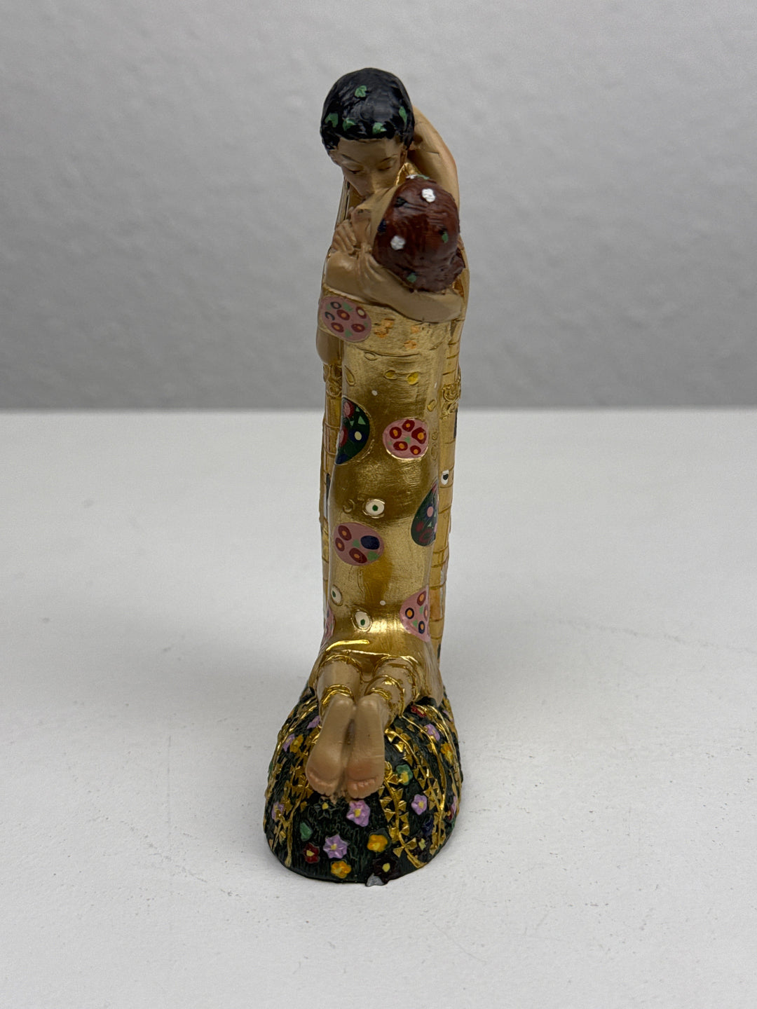 Liebes Skulptur – Der Kuss von Klimt (Klein, Liebespaar Statue)