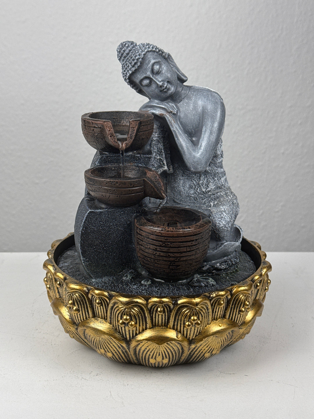 Buddha Innenbrunnen – Zen Ruhe mit Licht und Wasserfluss