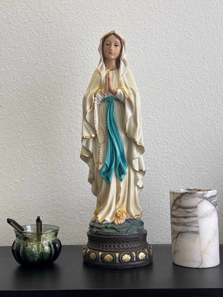 Unsere Liebe Frau von Lourdes Statue
