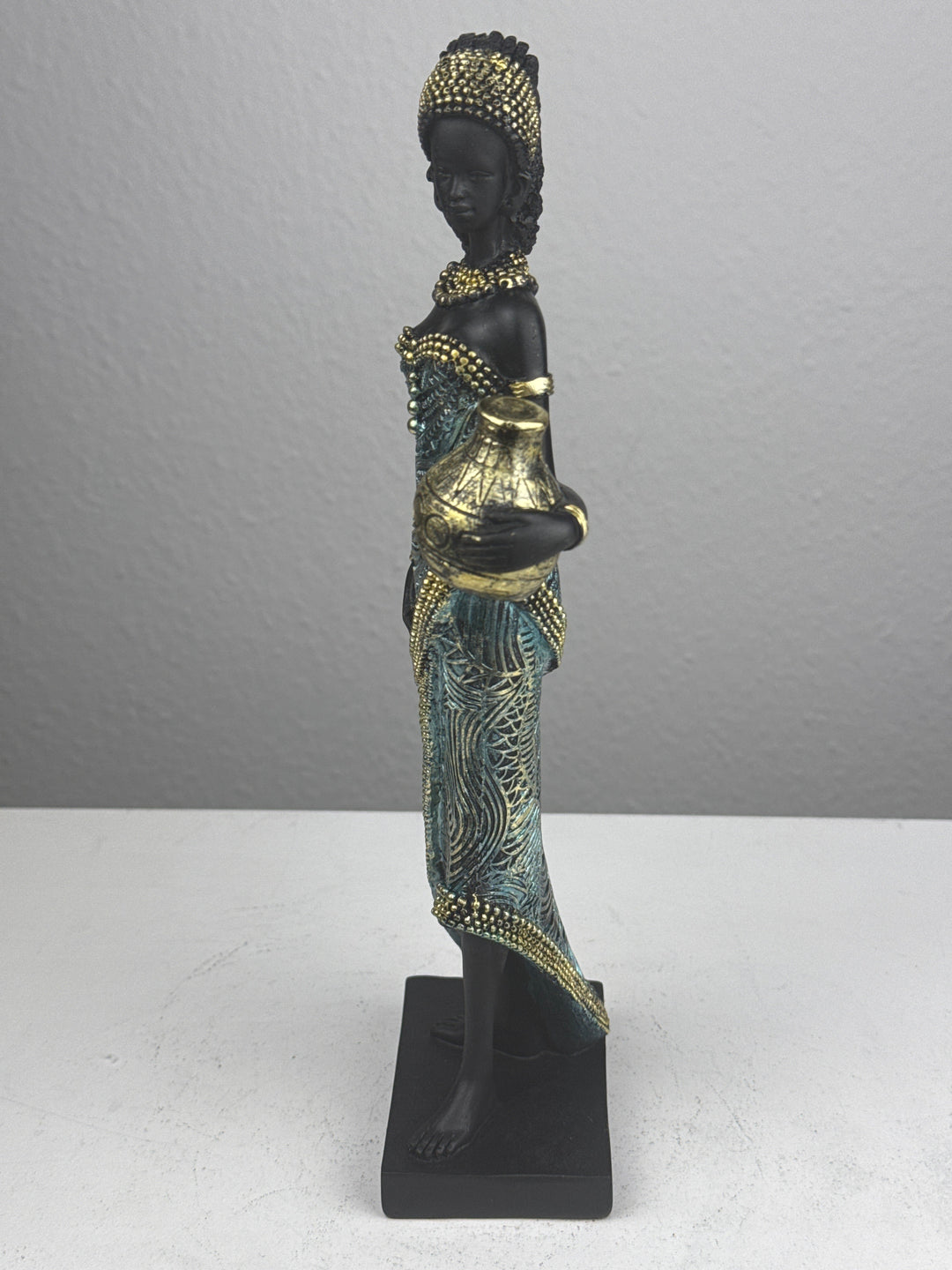Afrikanische Frau Statue – Wasserträgerin Skulptur
