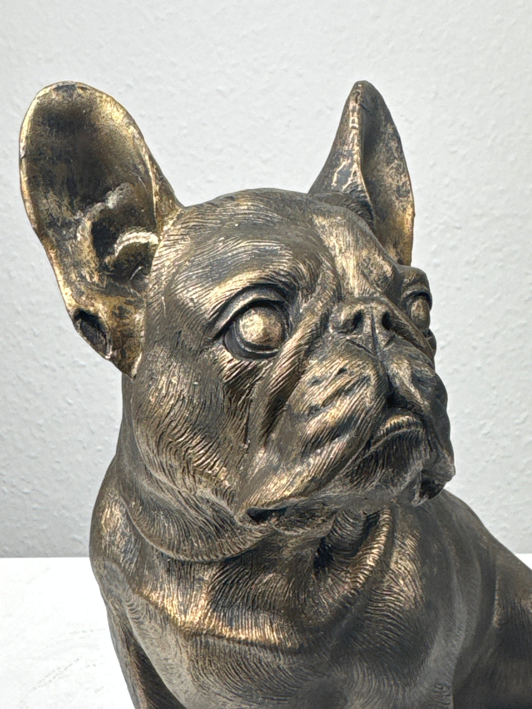 Sitzende Bulldogge Statue (Bronzefinish Skulptur)