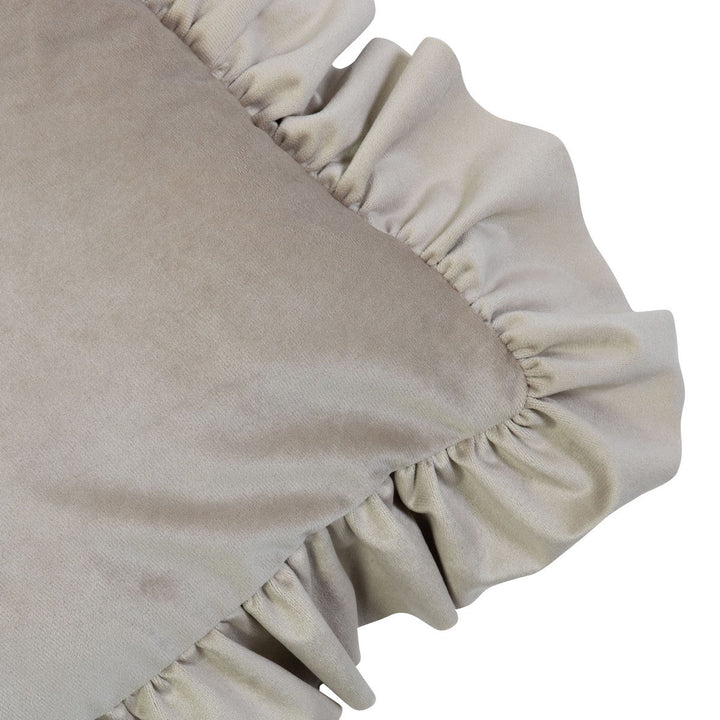 Samtkissen mit Eleganten Rüschen (Beige)