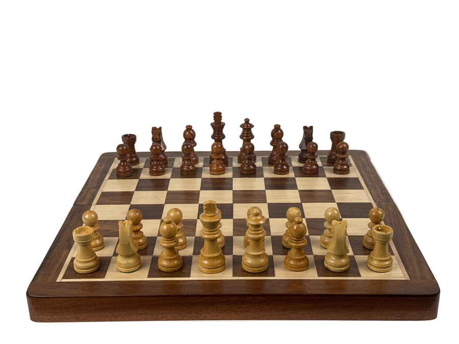 Schachset aus Holz mit Brett (Klein)