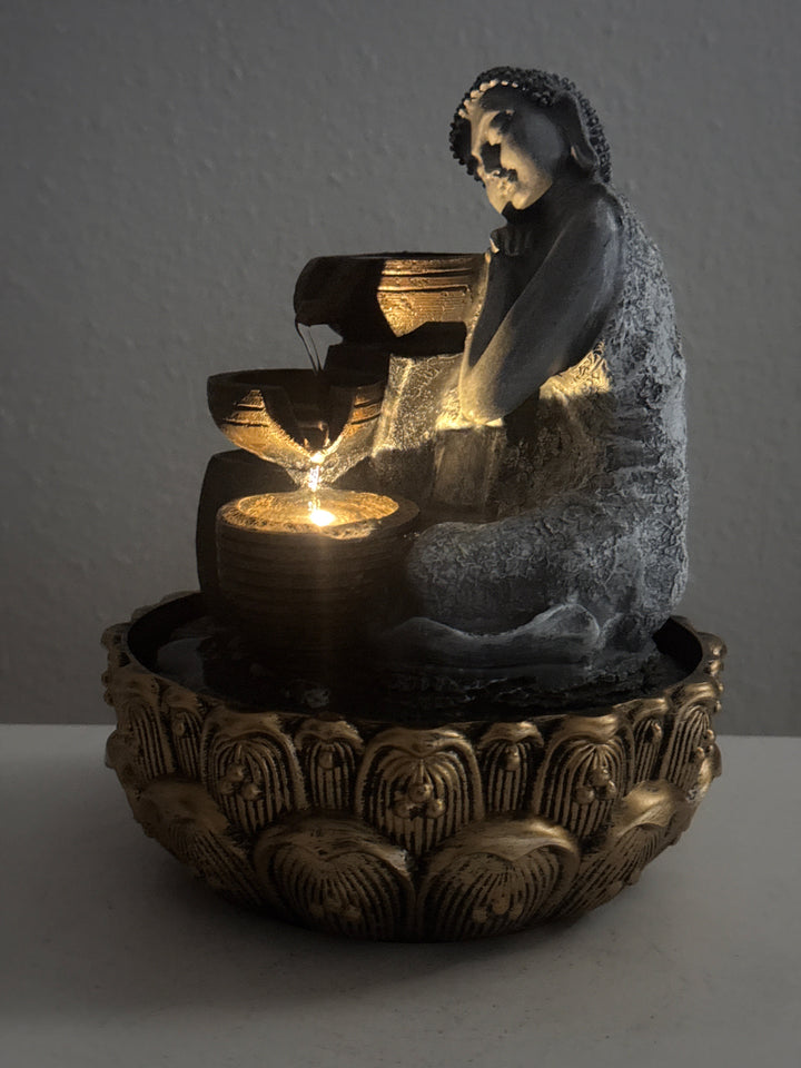 Buddha Innenbrunnen – Zen Ruhe mit Licht und Wasserfluss