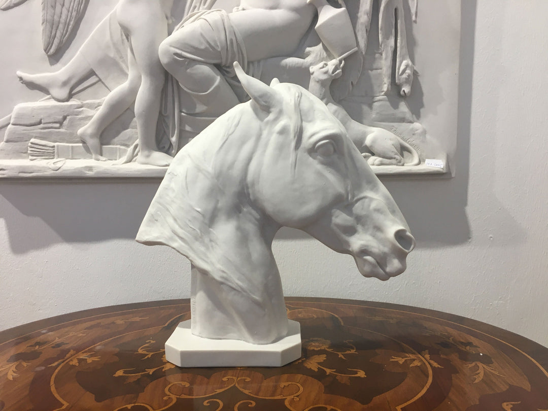 Pferdekopf Statue Büste eines Vollblutpferdes