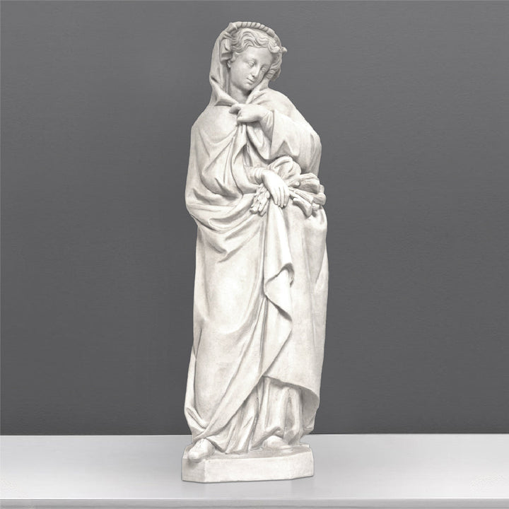 Wintergoettin Statue (Vier Jahreszeiten)