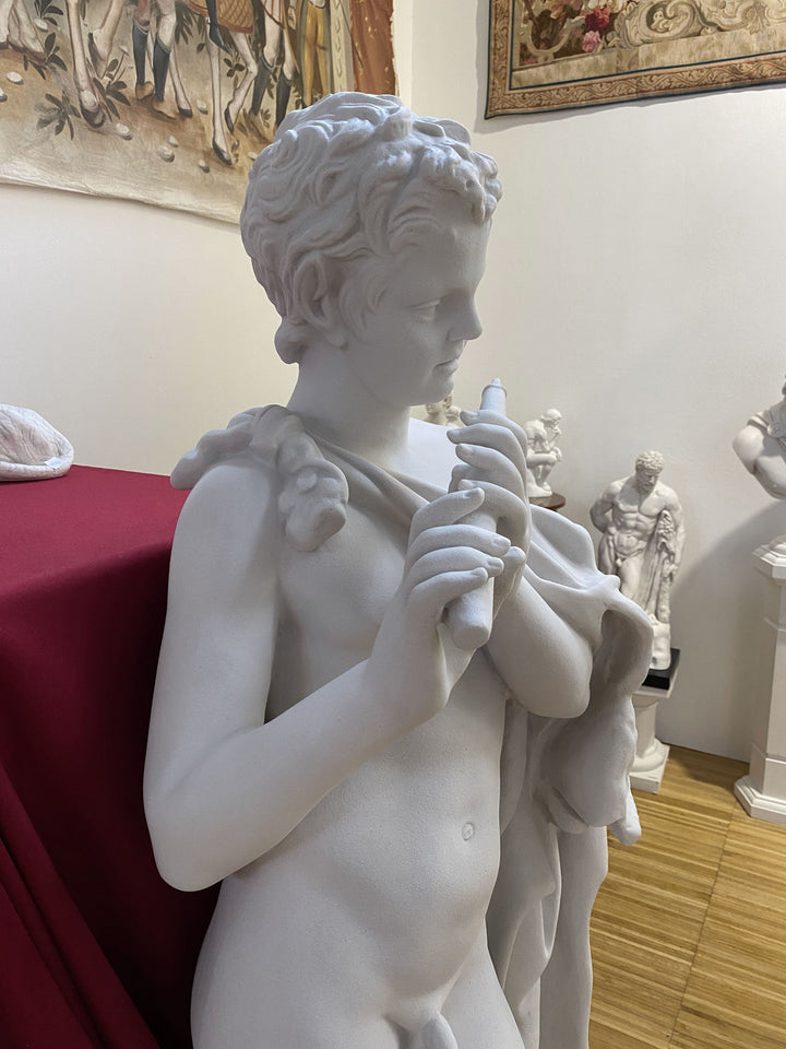 Satyr mit Floete Statue