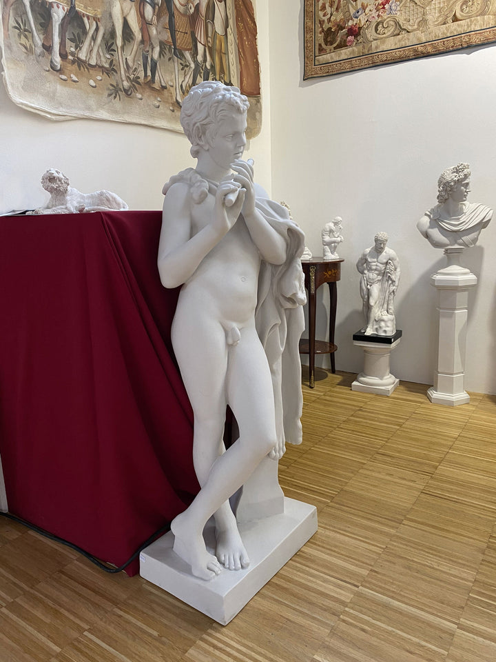 Satyr mit Floete Statue