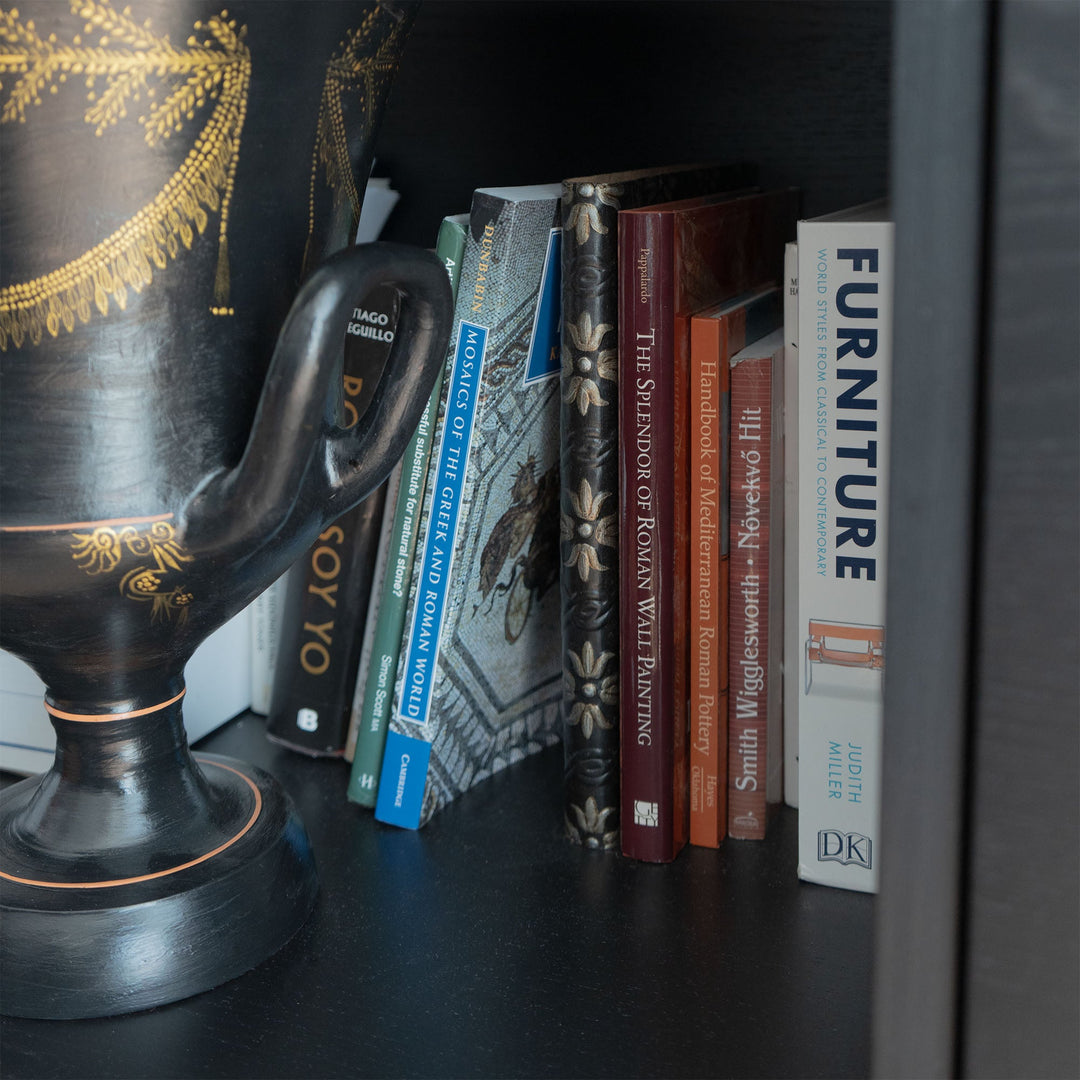 Antiker griechischer schwarzer Krater