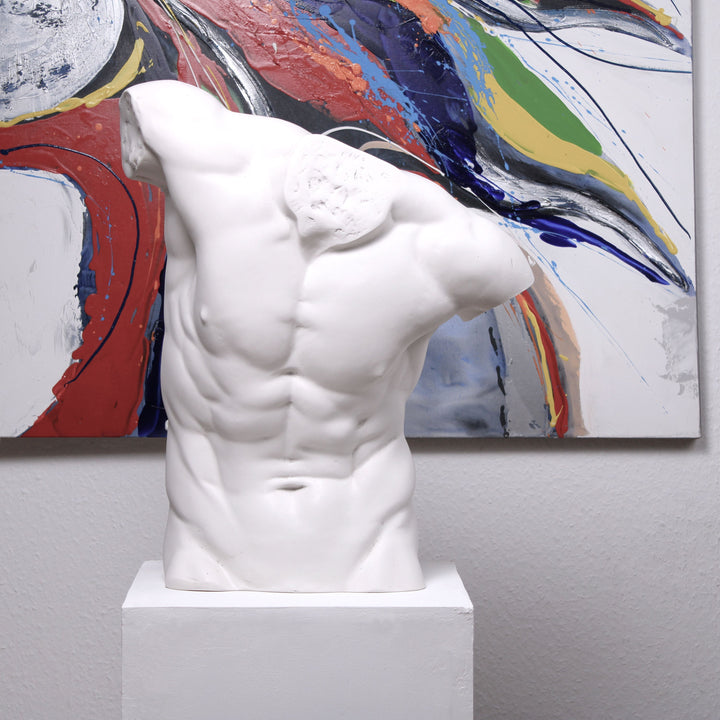 Männlicher Torso Statue