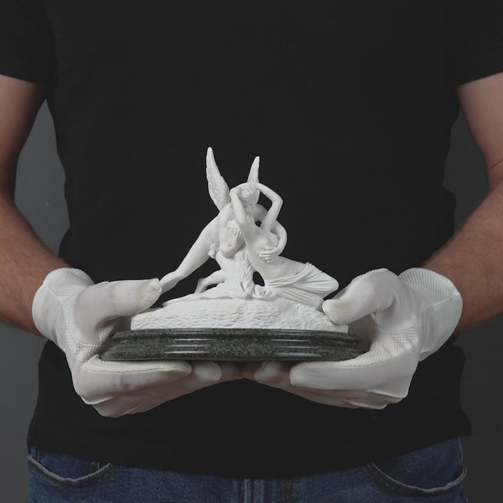 Cupid und Psyche Statue