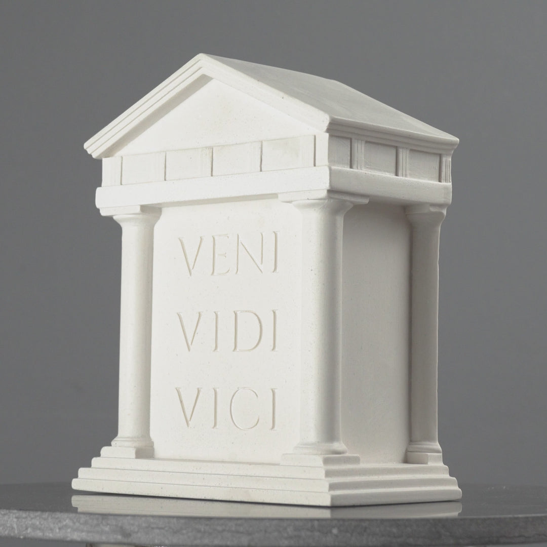 Veni Vidi Vici Buchstütze – Römische Tempelskulptur