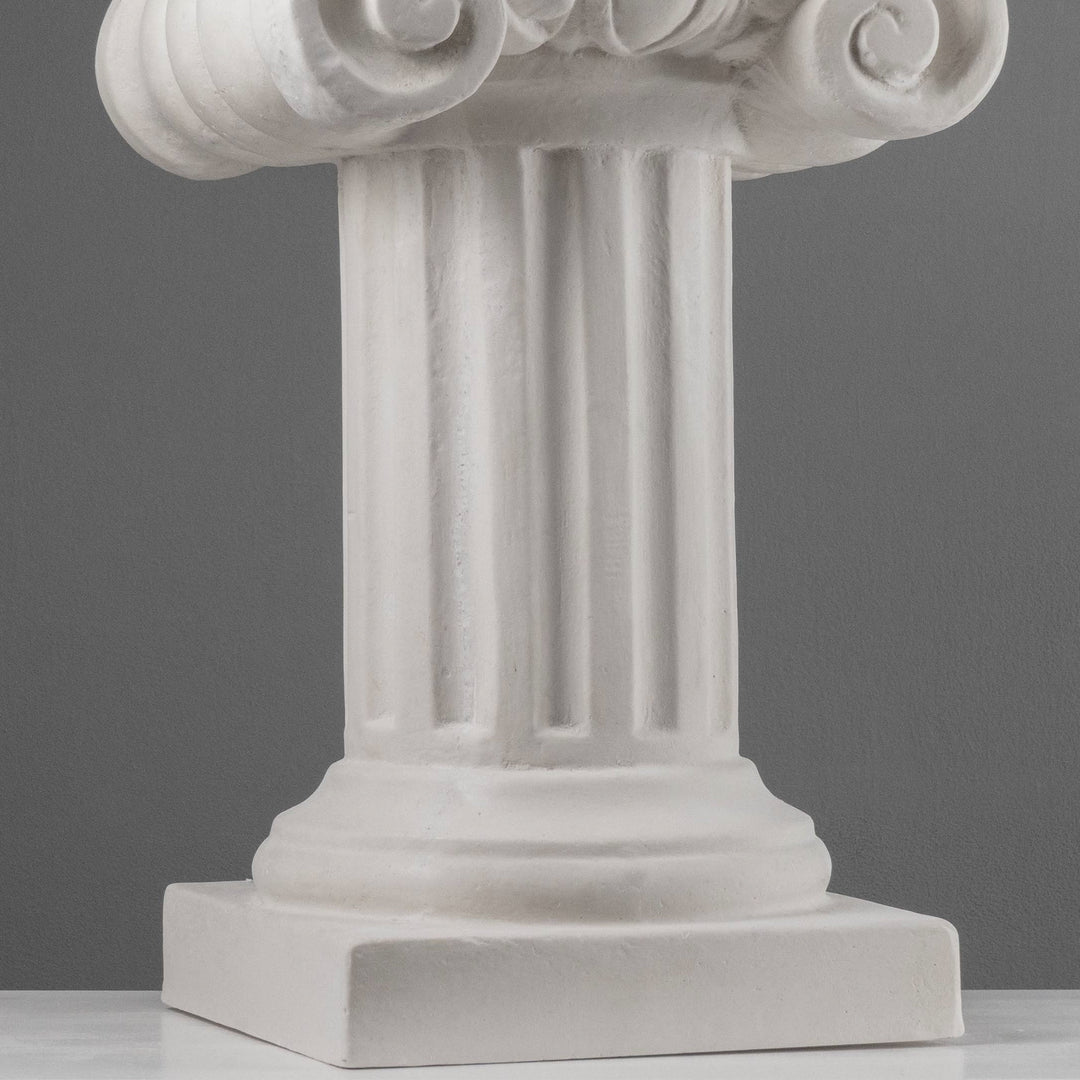 Ionische Säule – Gartensockel